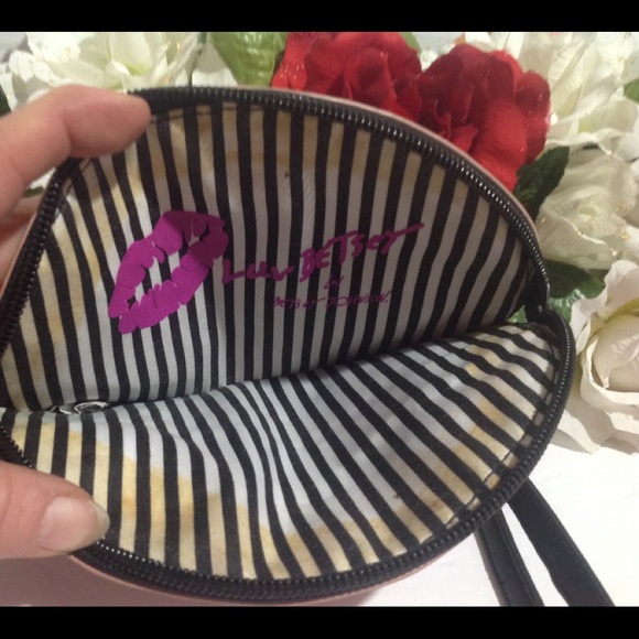 Betsey Johnson Unicorn Wristlet Bag Purse Wallet - Picture 12 of 16